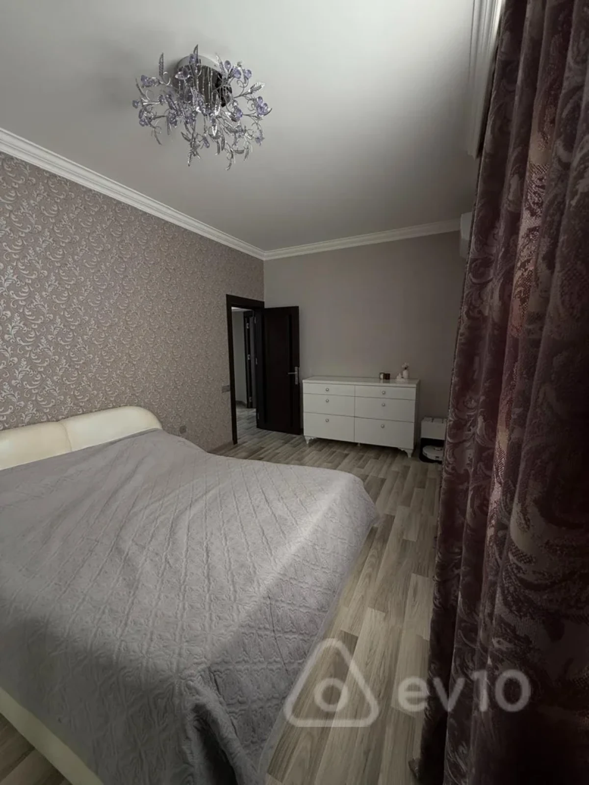 Satılır 3 otaqlı yeni tikili 110 m²