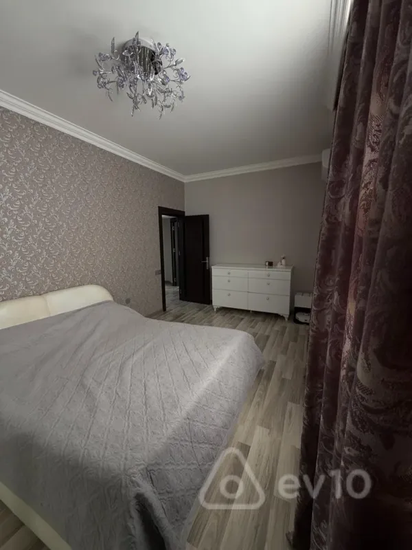 Satılır 3 otaqlı yeni tikili 110 m²