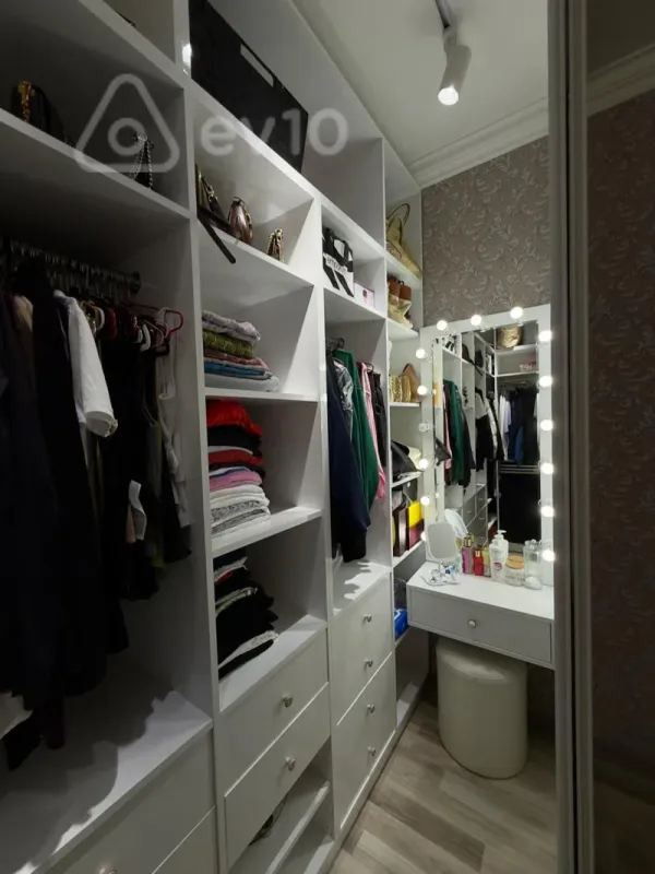 Satılır 3 otaqlı yeni tikili 110 m²