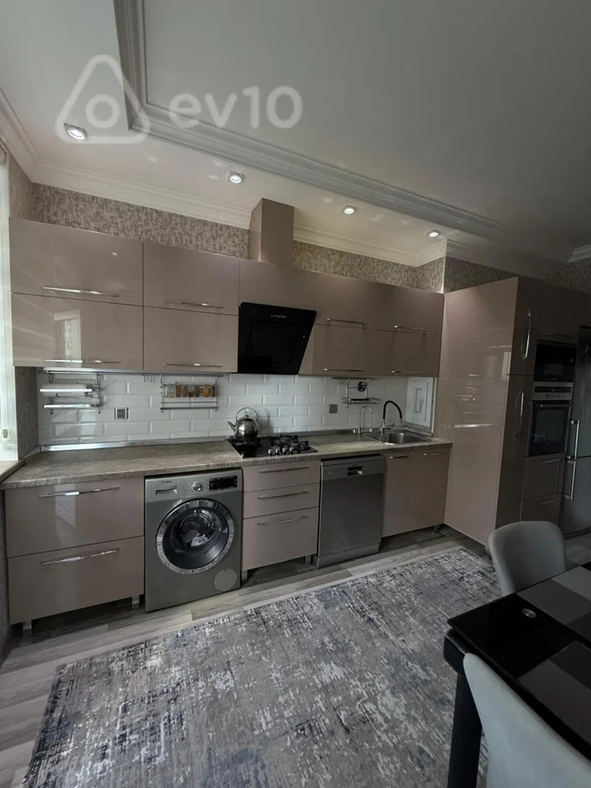 Satılır 3 otaqlı yeni tikili 110 m²