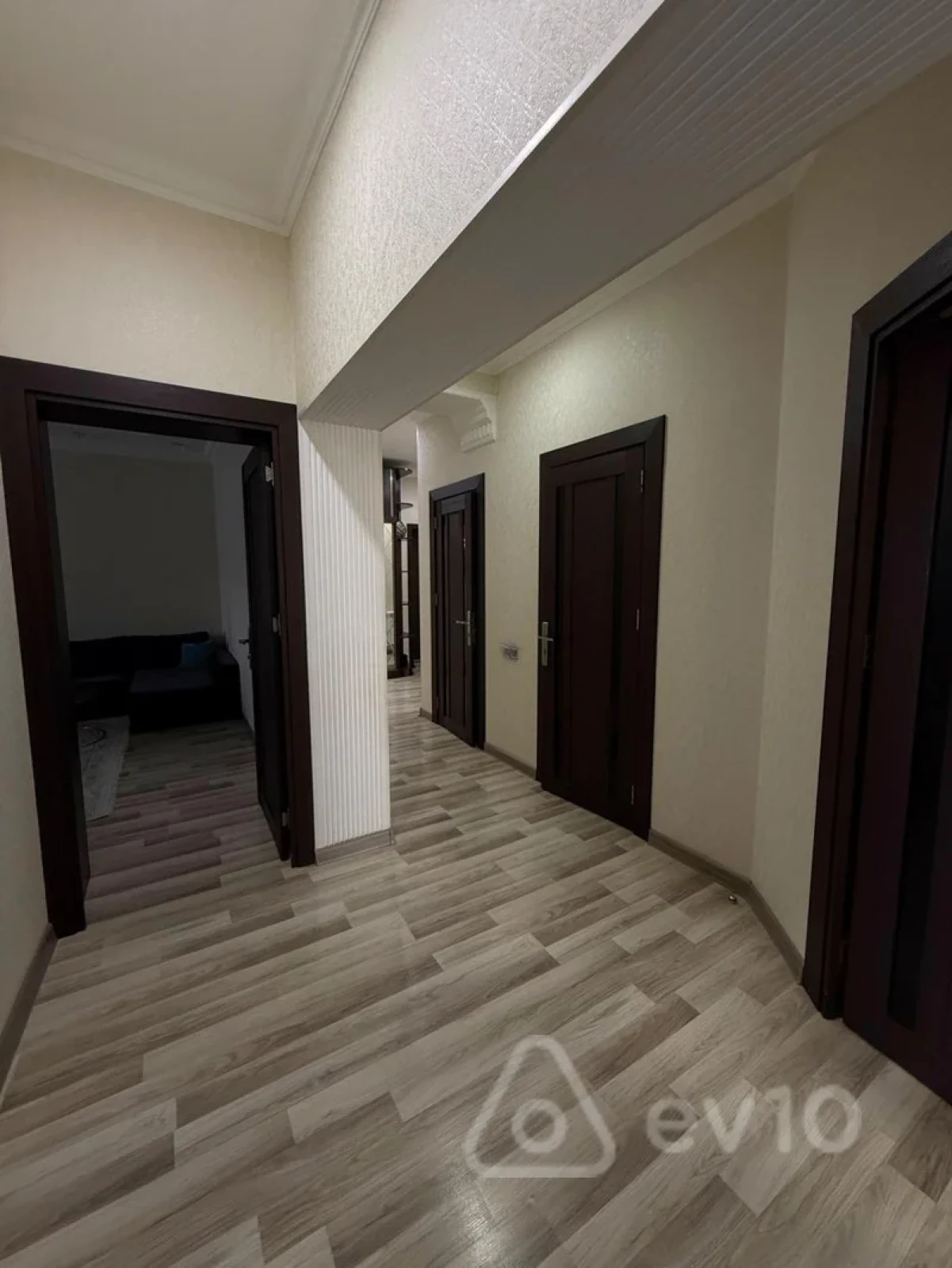 Satılır 3 otaqlı yeni tikili 110 m²