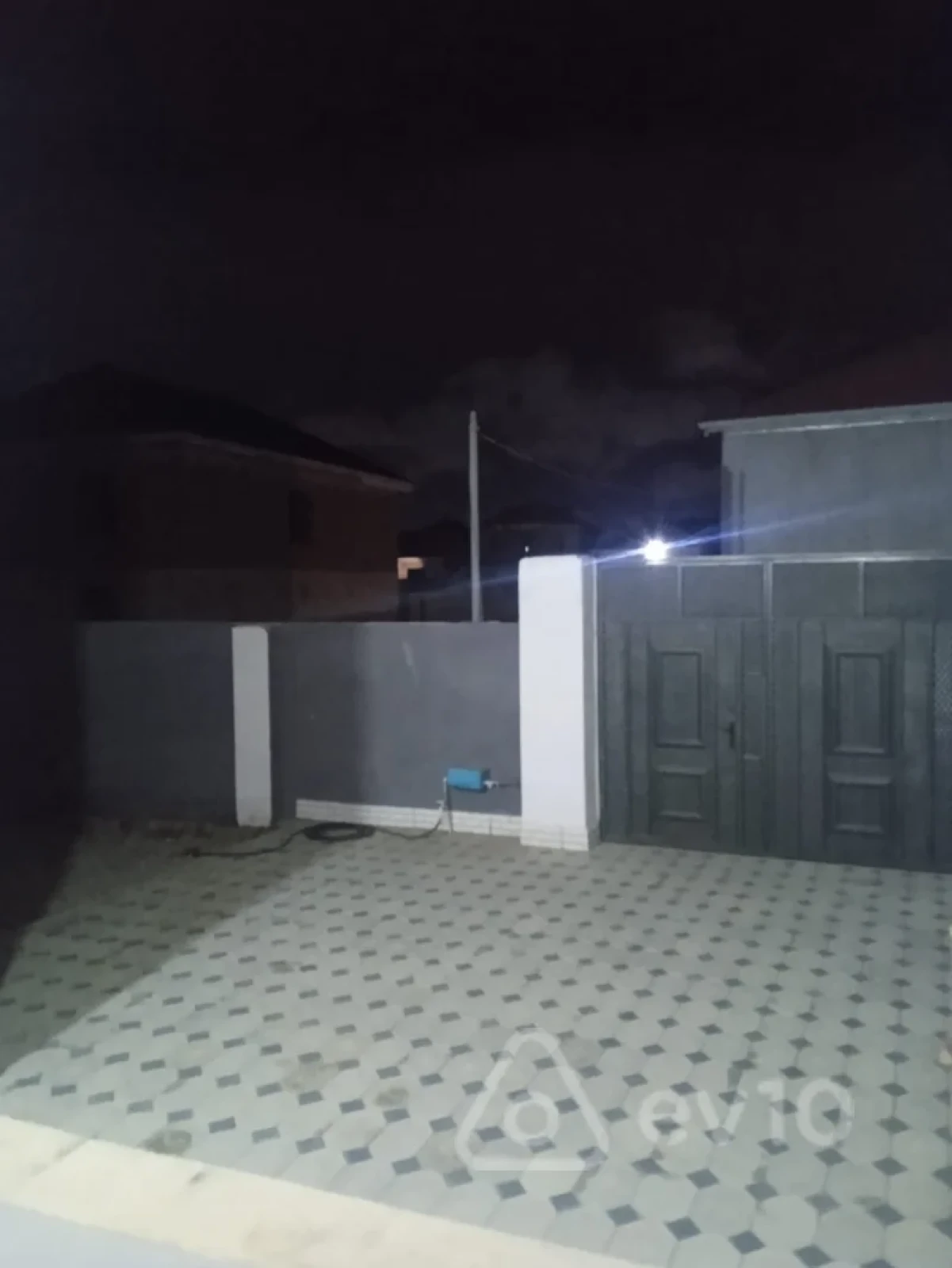 Satılır 4 otaqlı həyət evi 129 m²