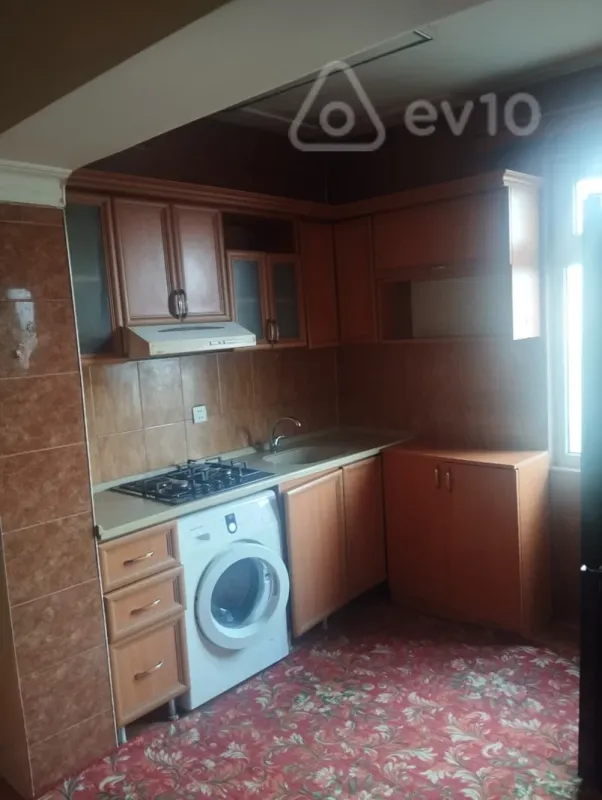 Kirayə verilir 3 otaqlı köhnə tikili 76 m²