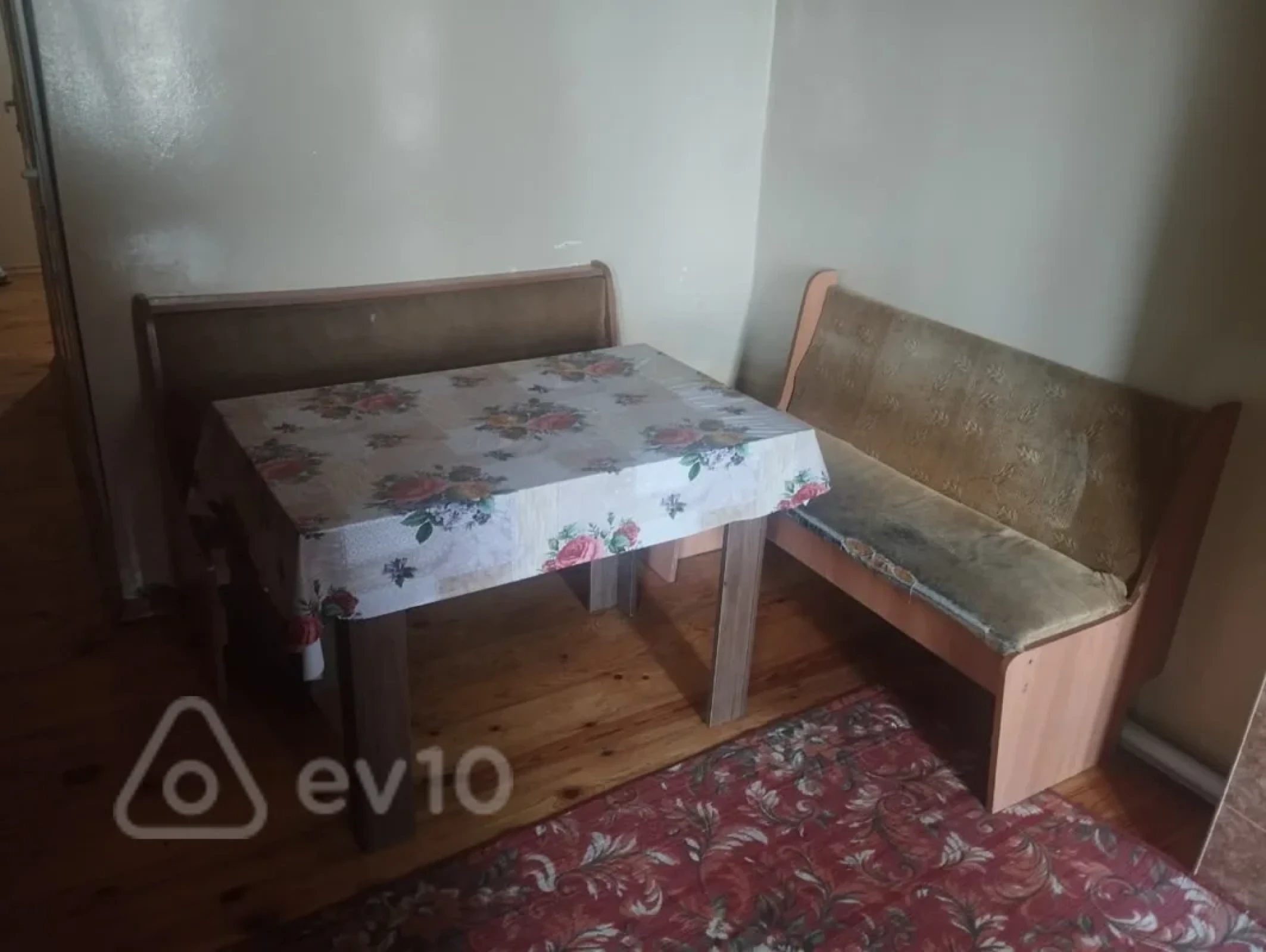 Kirayə verilir 3 otaqlı köhnə tikili 76 m²