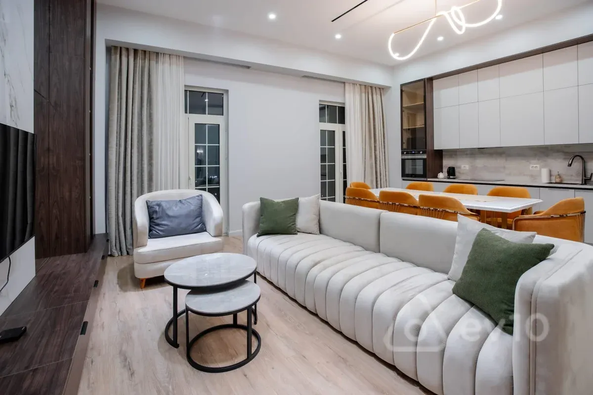 Kirayə verilir 3 otaqlı yeni tikili 120 m²