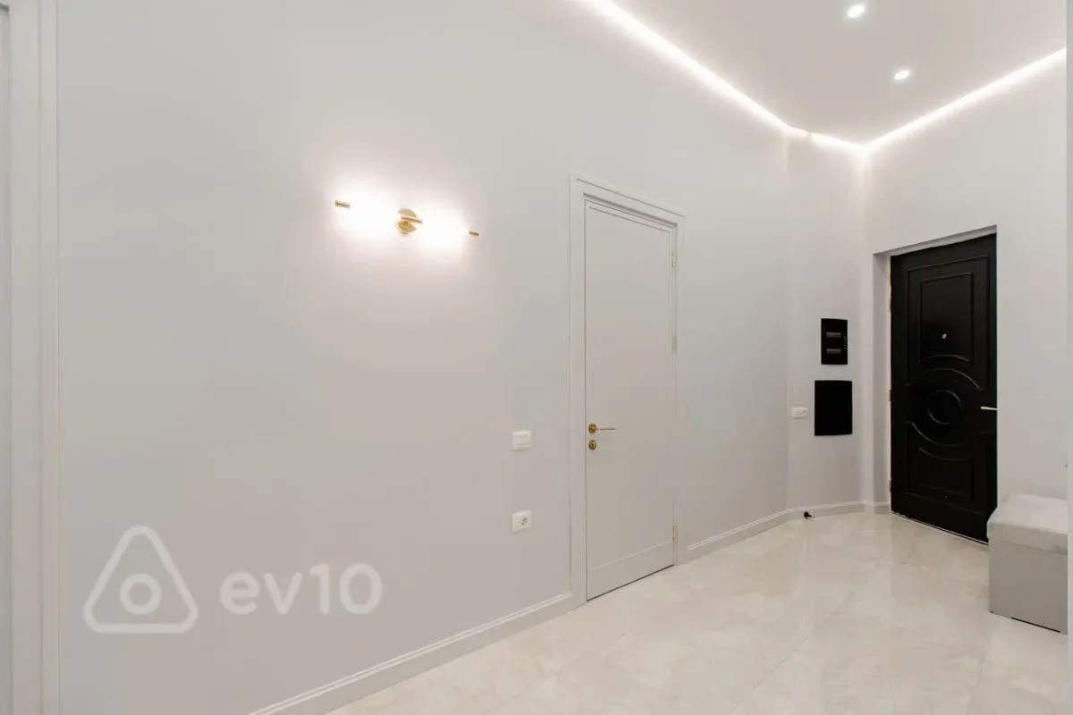 Kirayə verilir 3 otaqlı yeni tikili 120 m²