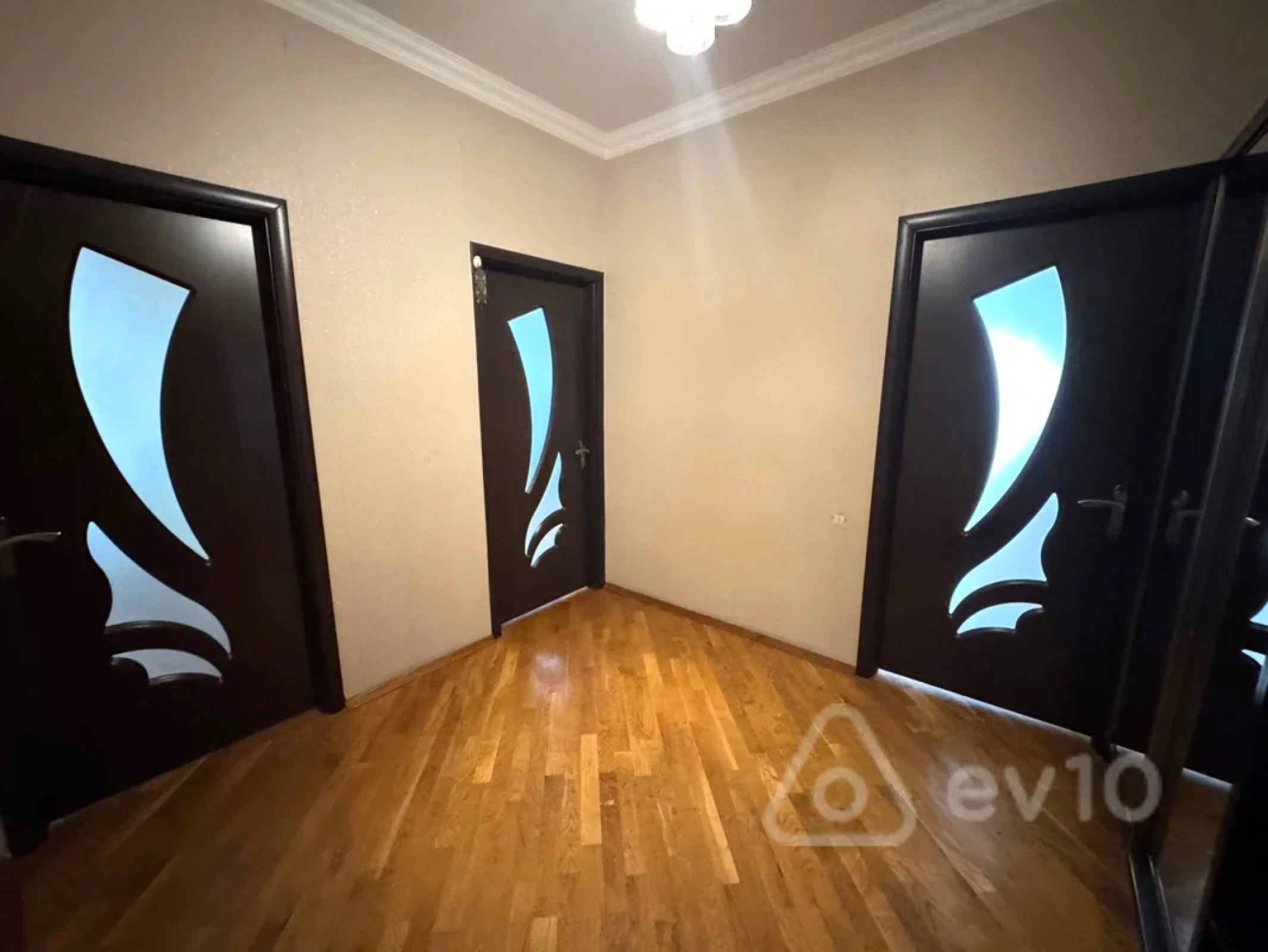 Kirayə verilir 3 otaqlı yeni tikili 100 m²