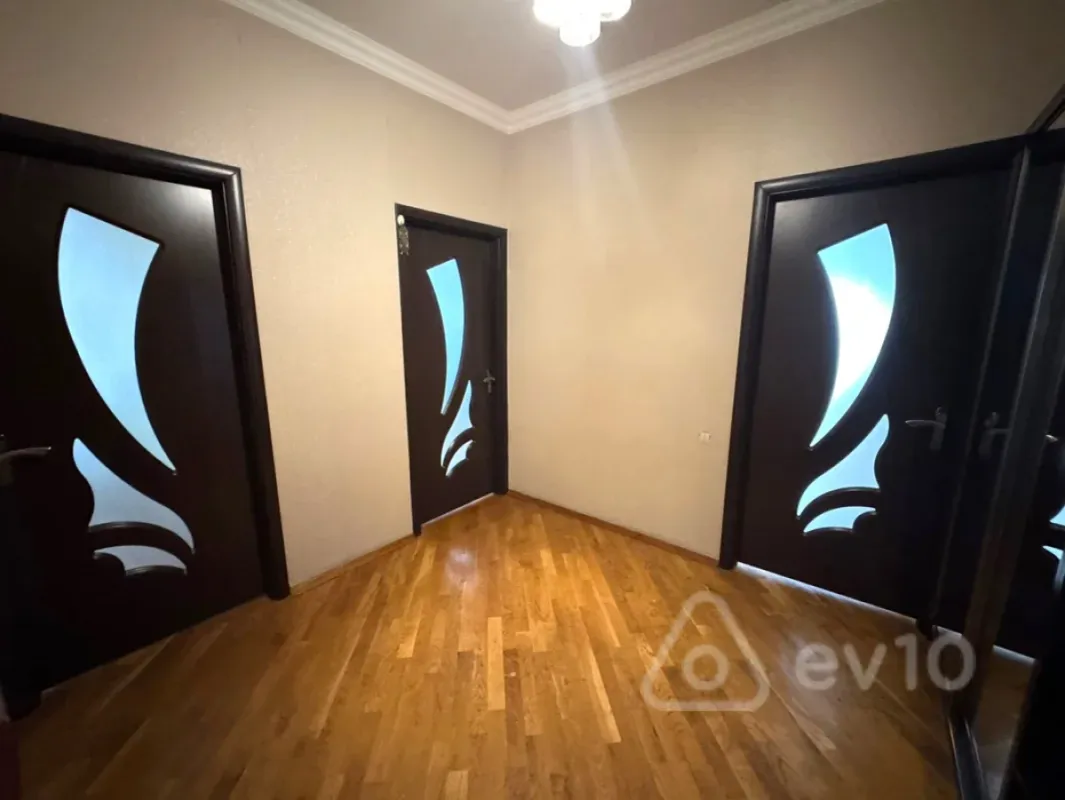 Kirayə verilir 3 otaqlı yeni tikili 100 m²