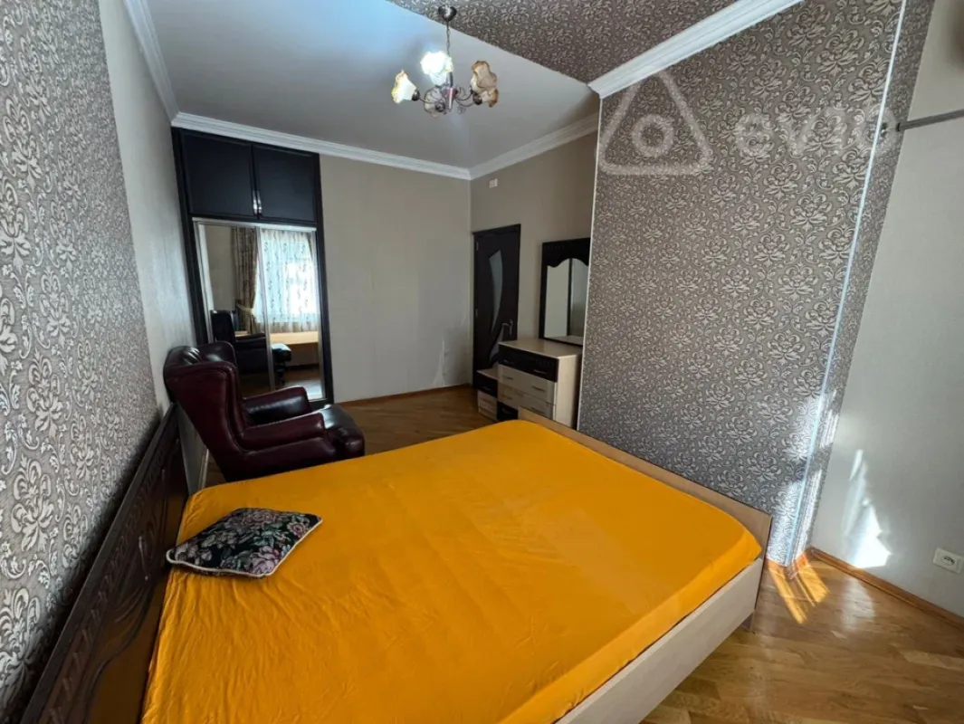 Kirayə verilir 3 otaqlı yeni tikili 100 m²