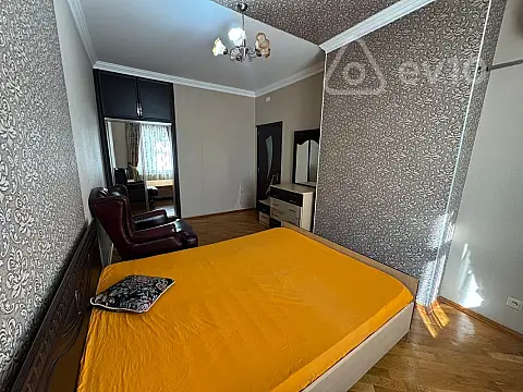 Kirayə verilir 3 otaqlı yeni tikili 100 m²