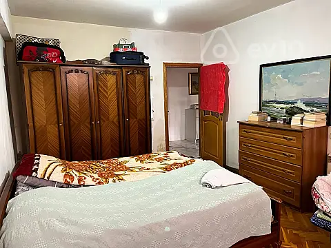 Kirayə verilir 2 otaqlı köhnə tikili 80 m²