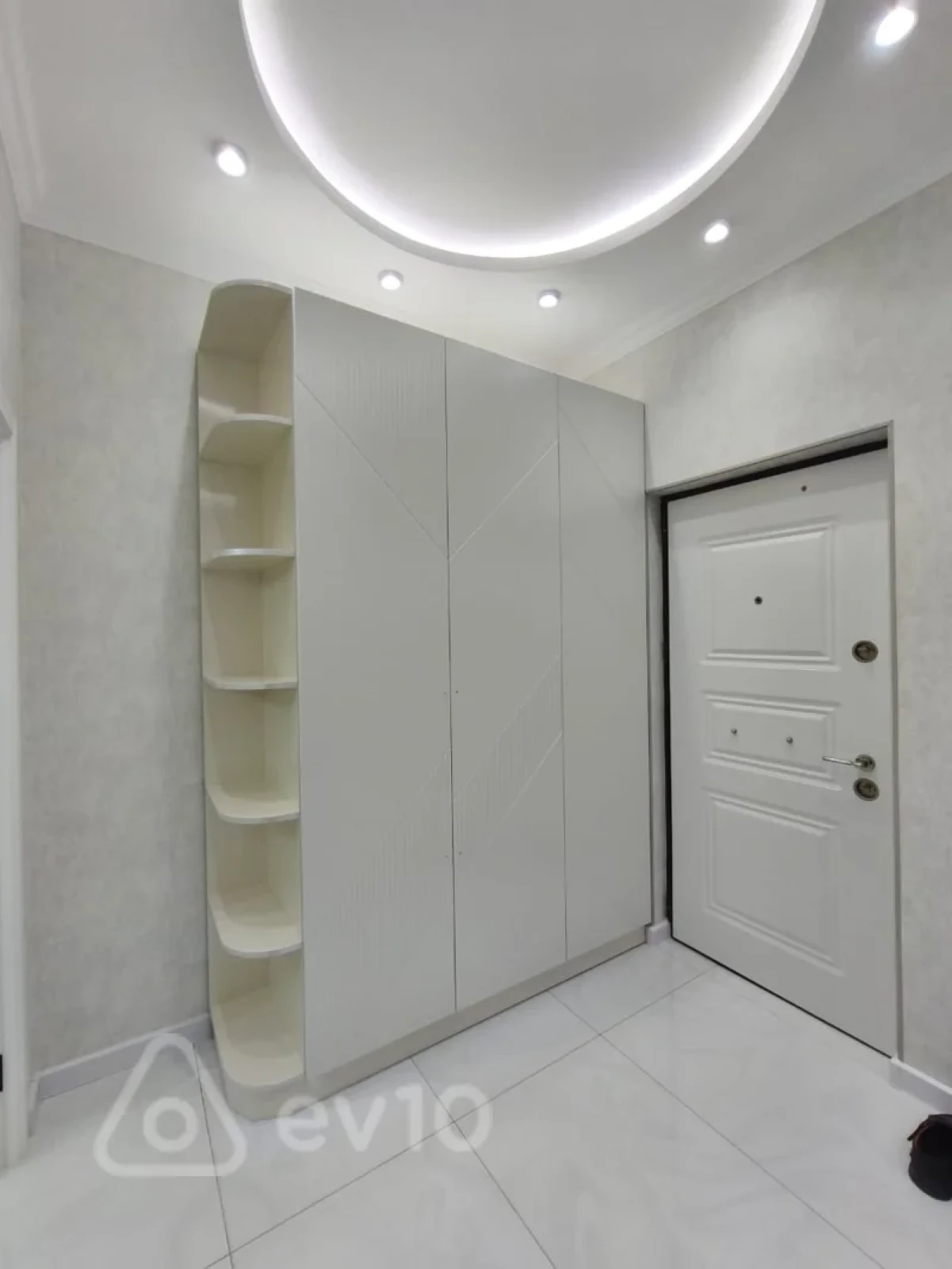 Kirayə verilir 2 otaqlı yeni tikili 66 m²