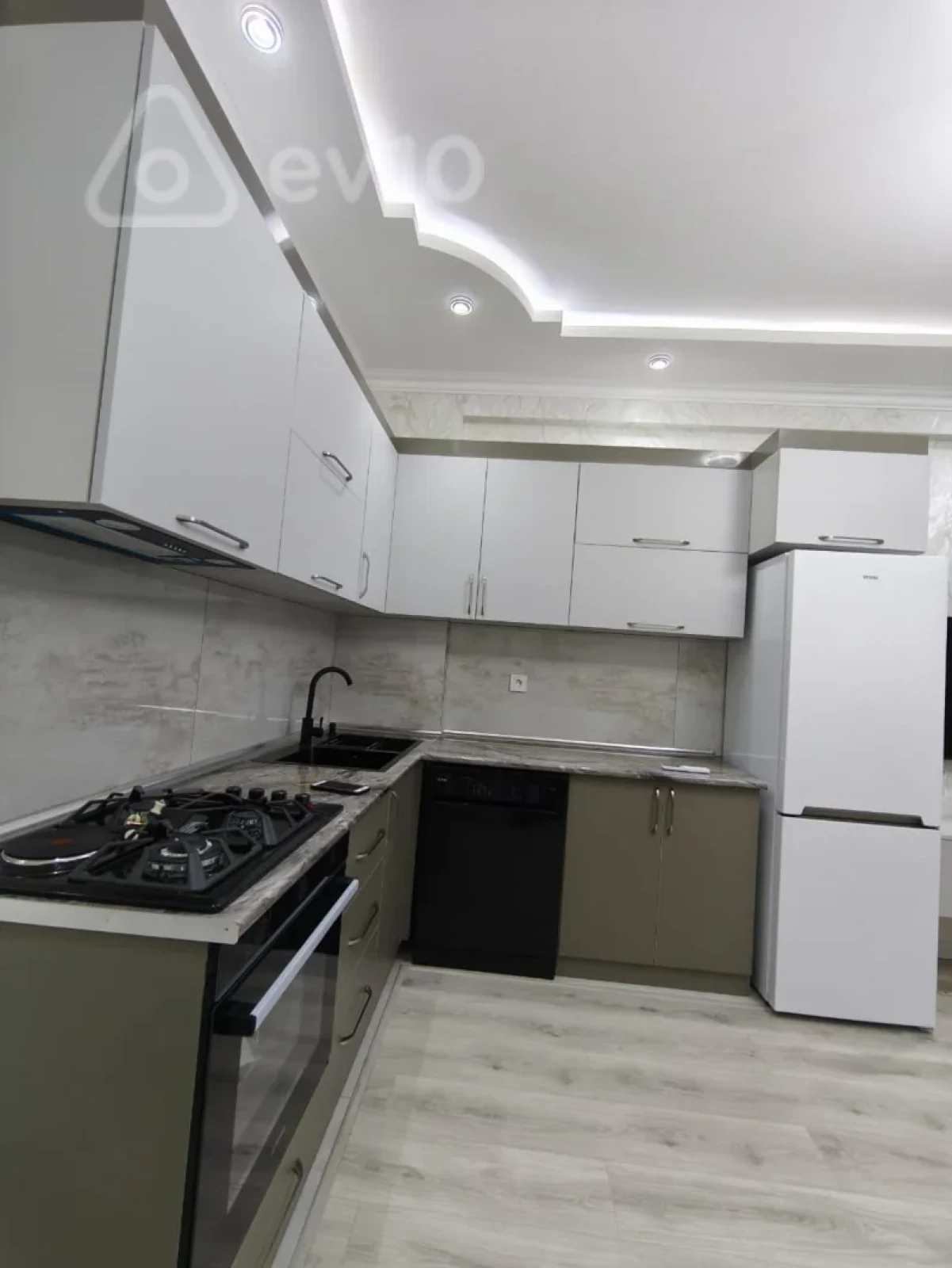 Kirayə verilir 2 otaqlı yeni tikili 66 m²