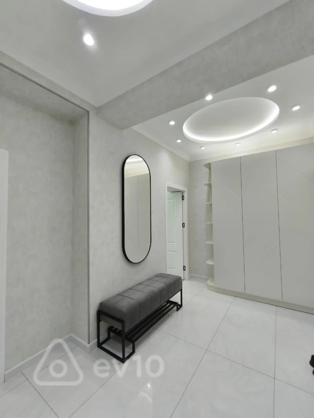 Kirayə verilir 2 otaqlı yeni tikili 66 m²
