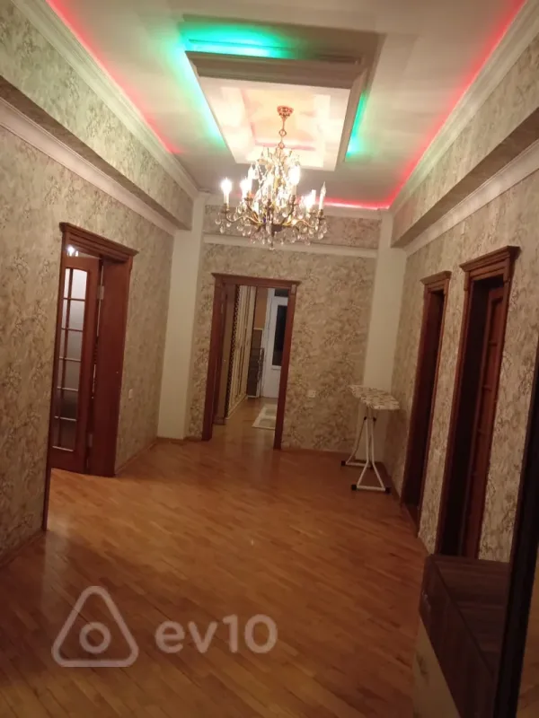 Kirayə verilir 2 otaqlı yeni tikili 100 m²