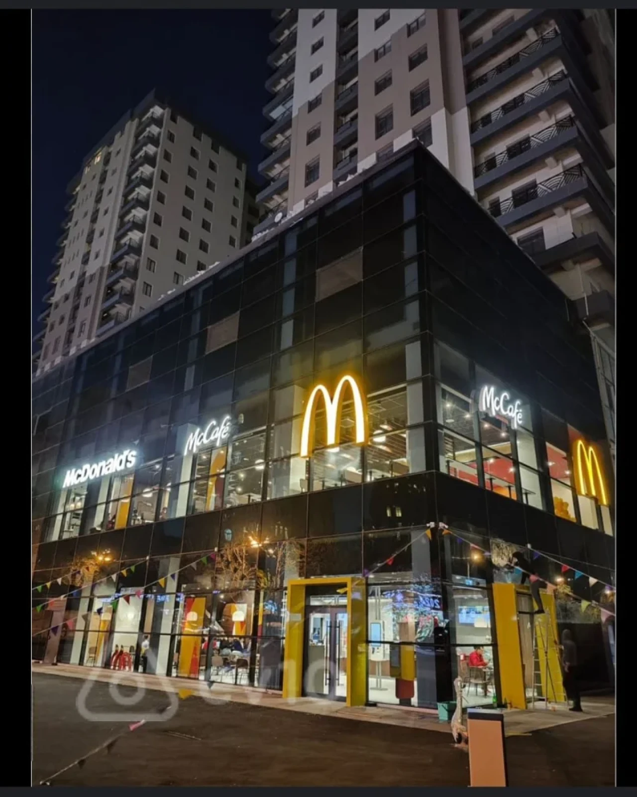 Kirayə verilir 4 otaqlı yeni tikili 160 m²