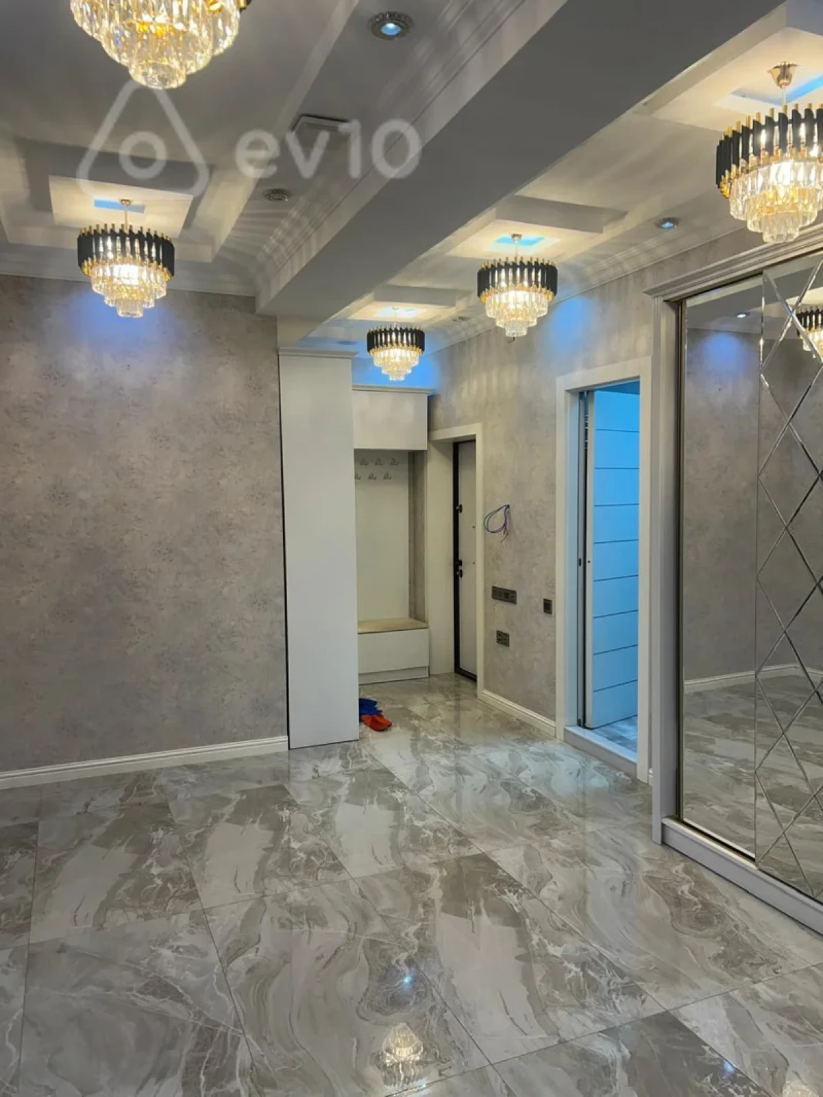 Kirayə verilir 4 otaqlı yeni tikili 160 m²