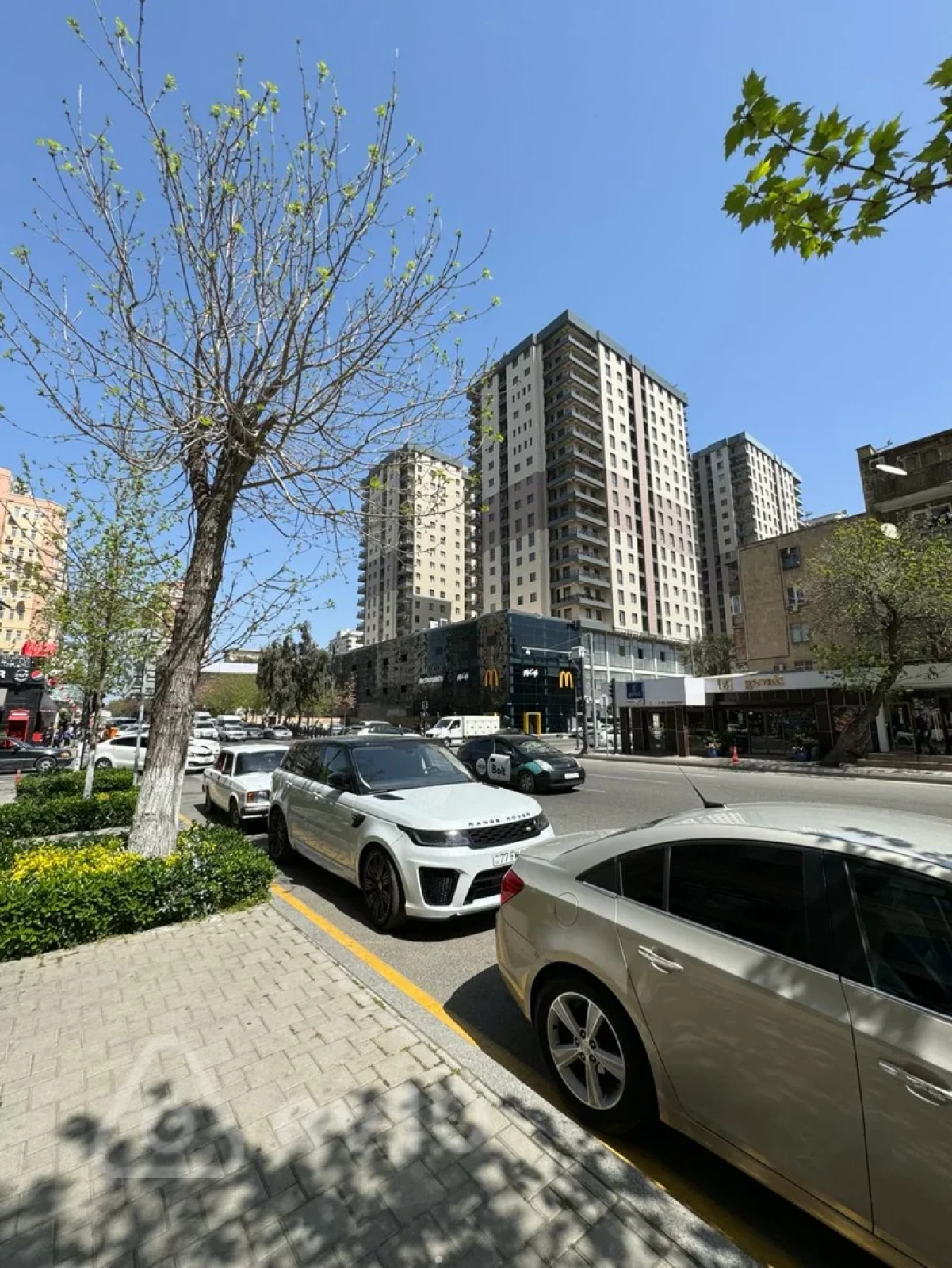 Kirayə verilir 4 otaqlı yeni tikili 160 m²