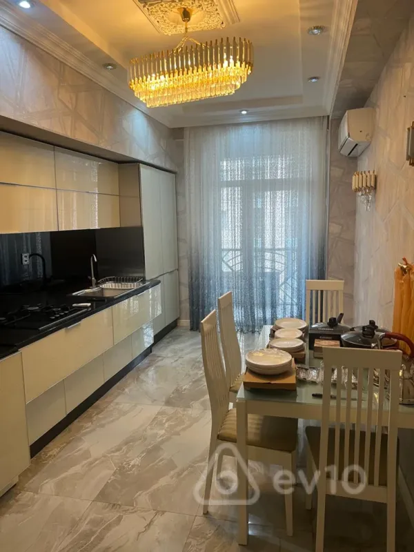 Kirayə verilir 4 otaqlı yeni tikili 160 m²
