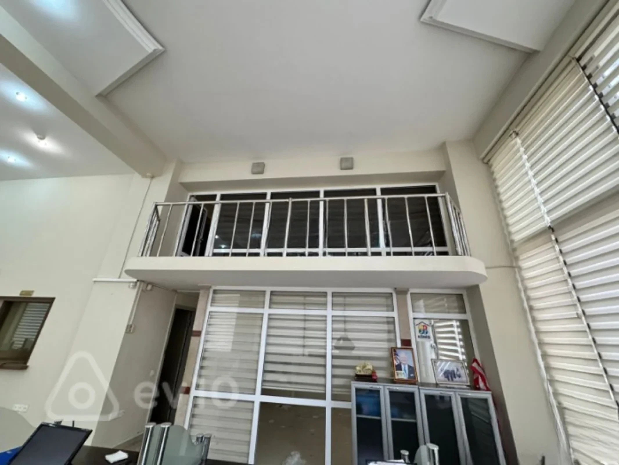 Kirayə verilir mənzil 320 m²