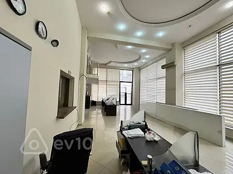 Kirayə verilir mənzil 320 m²
