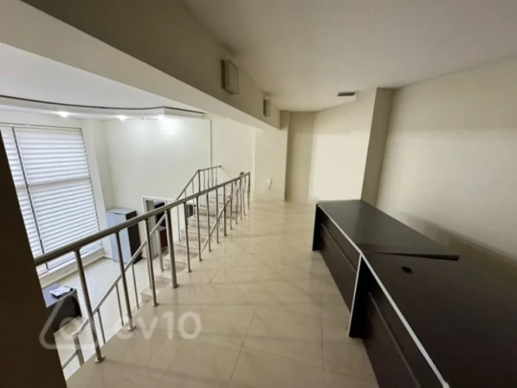 Kirayə verilir mənzil 320 m²