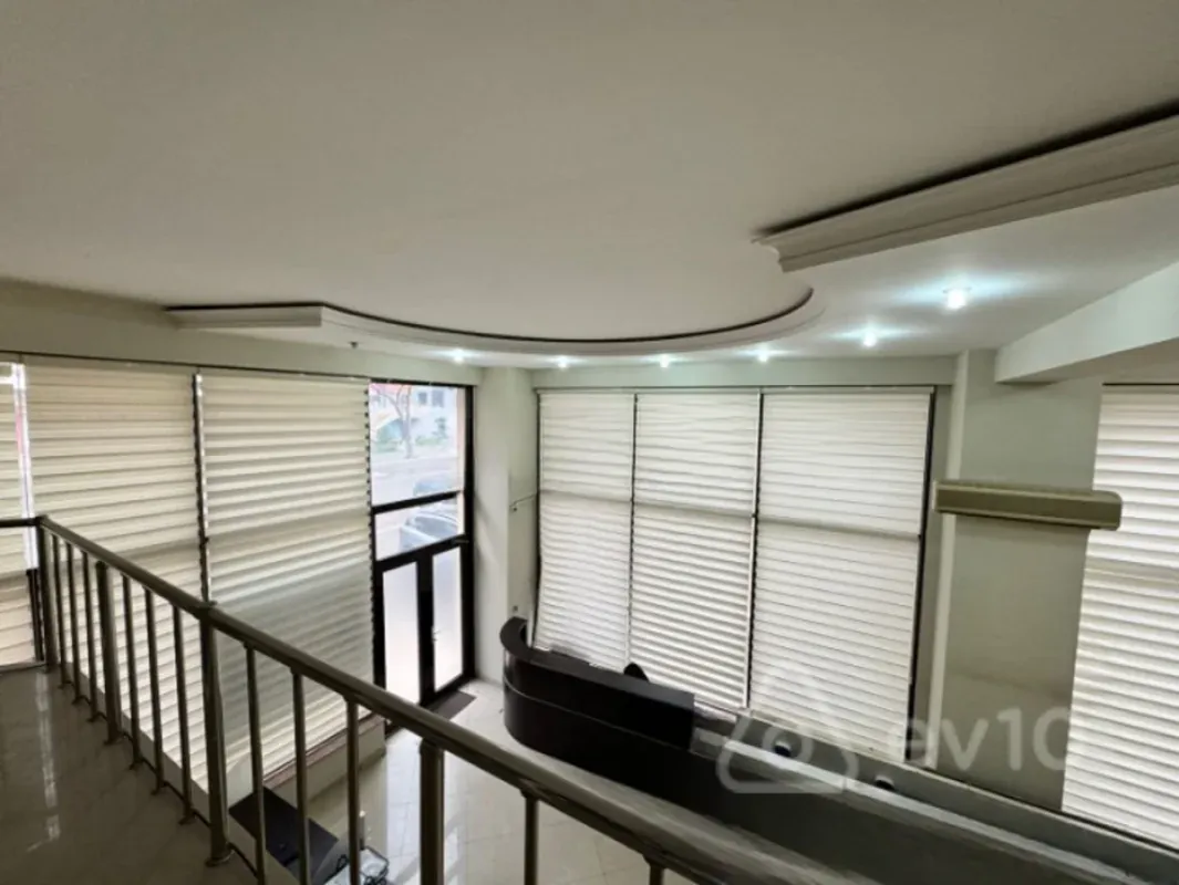 Kirayə verilir mənzil 320 m²