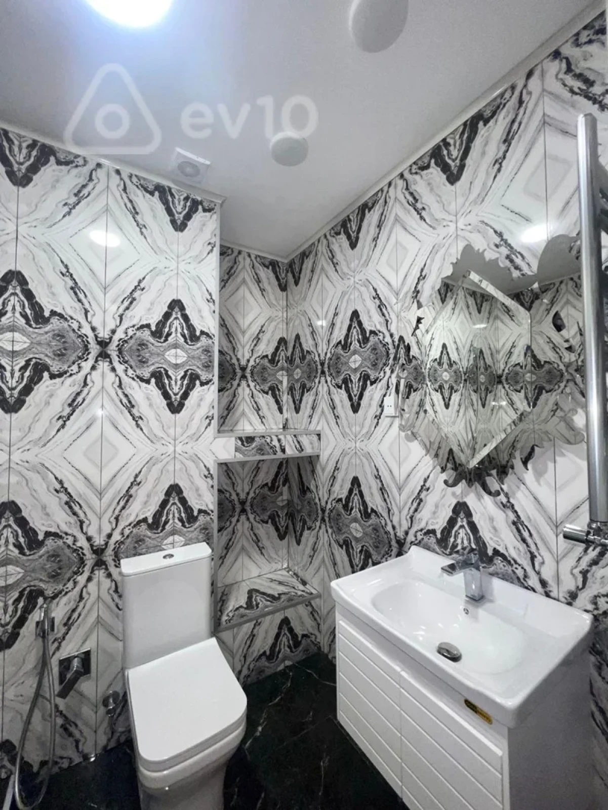 Satılır 3 otaqlı yeni tikili 100 m²