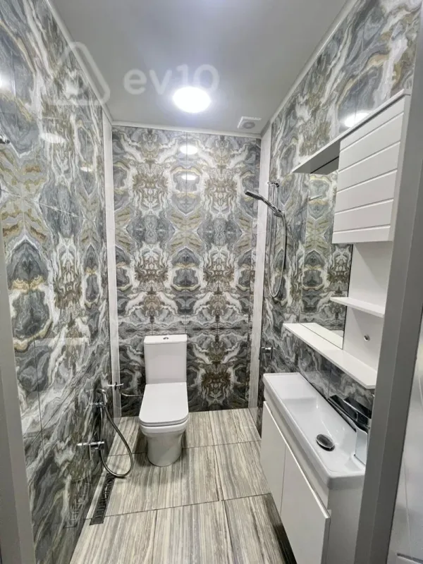 Satılır 3 otaqlı yeni tikili 100 m²