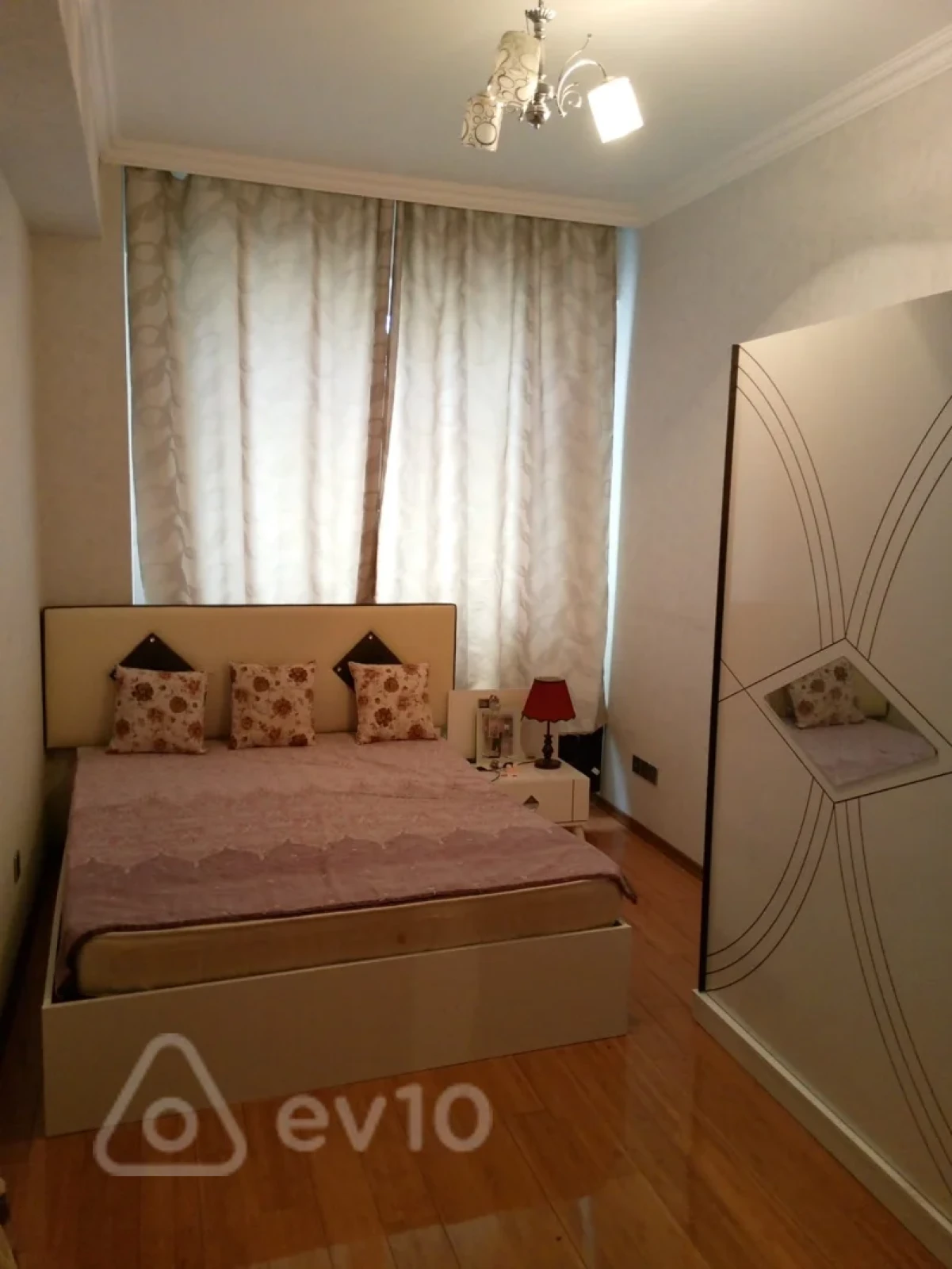 Kirayə verilir 2 otaqlı yeni tikili 60 m²