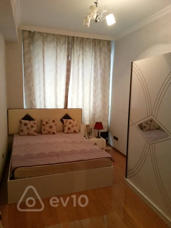 Kirayə verilir 2 otaqlı yeni tikili 60 m²