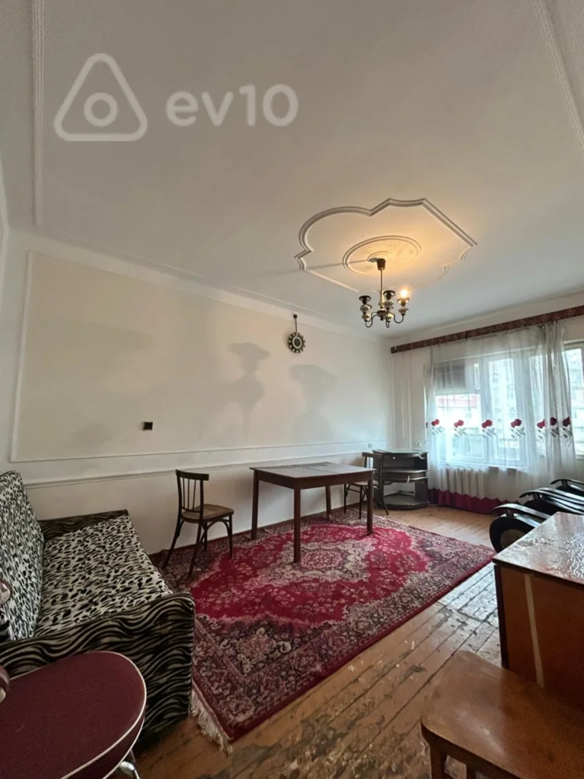 Satılır 3 otaqlı köhnə tikili 85 m²