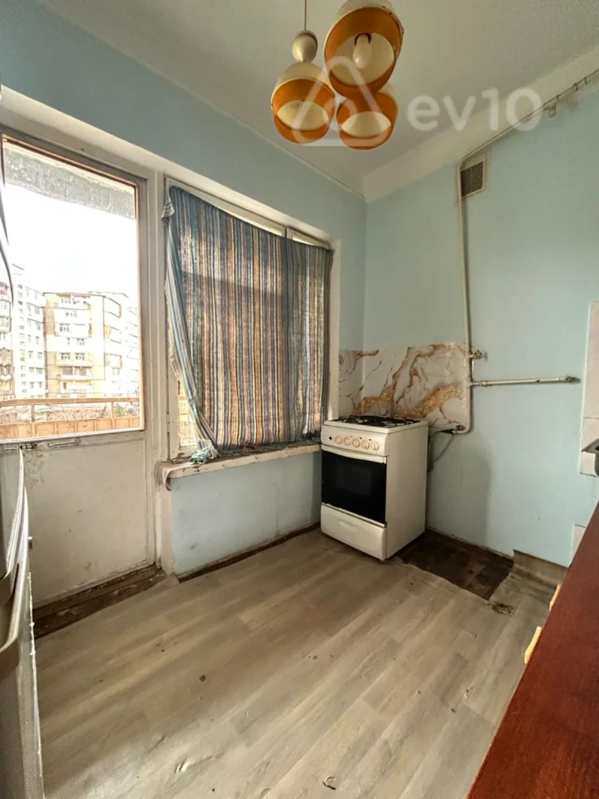Satılır 3 otaqlı köhnə tikili 85 m²