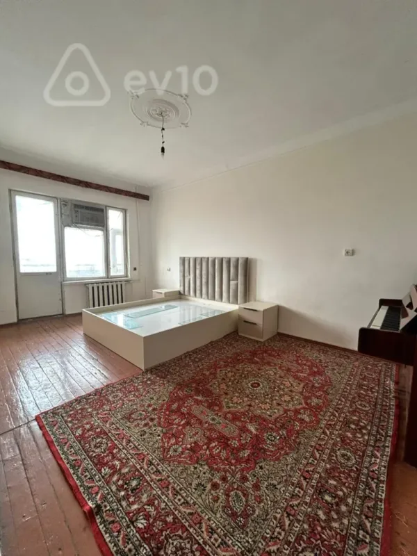 Satılır 3 otaqlı köhnə tikili 85 m²