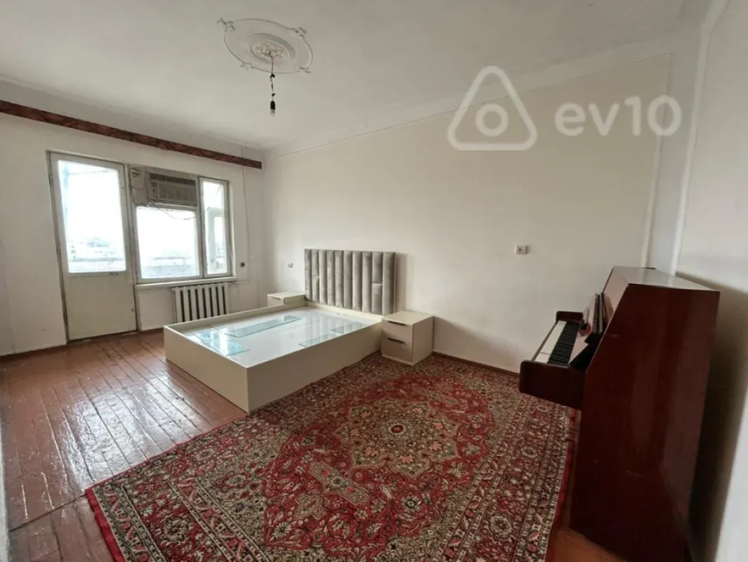 Satılır 3 otaqlı köhnə tikili 85 m²
