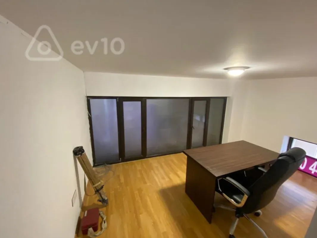 Kirayə verilir 5 otaqlı ofis 105 m²