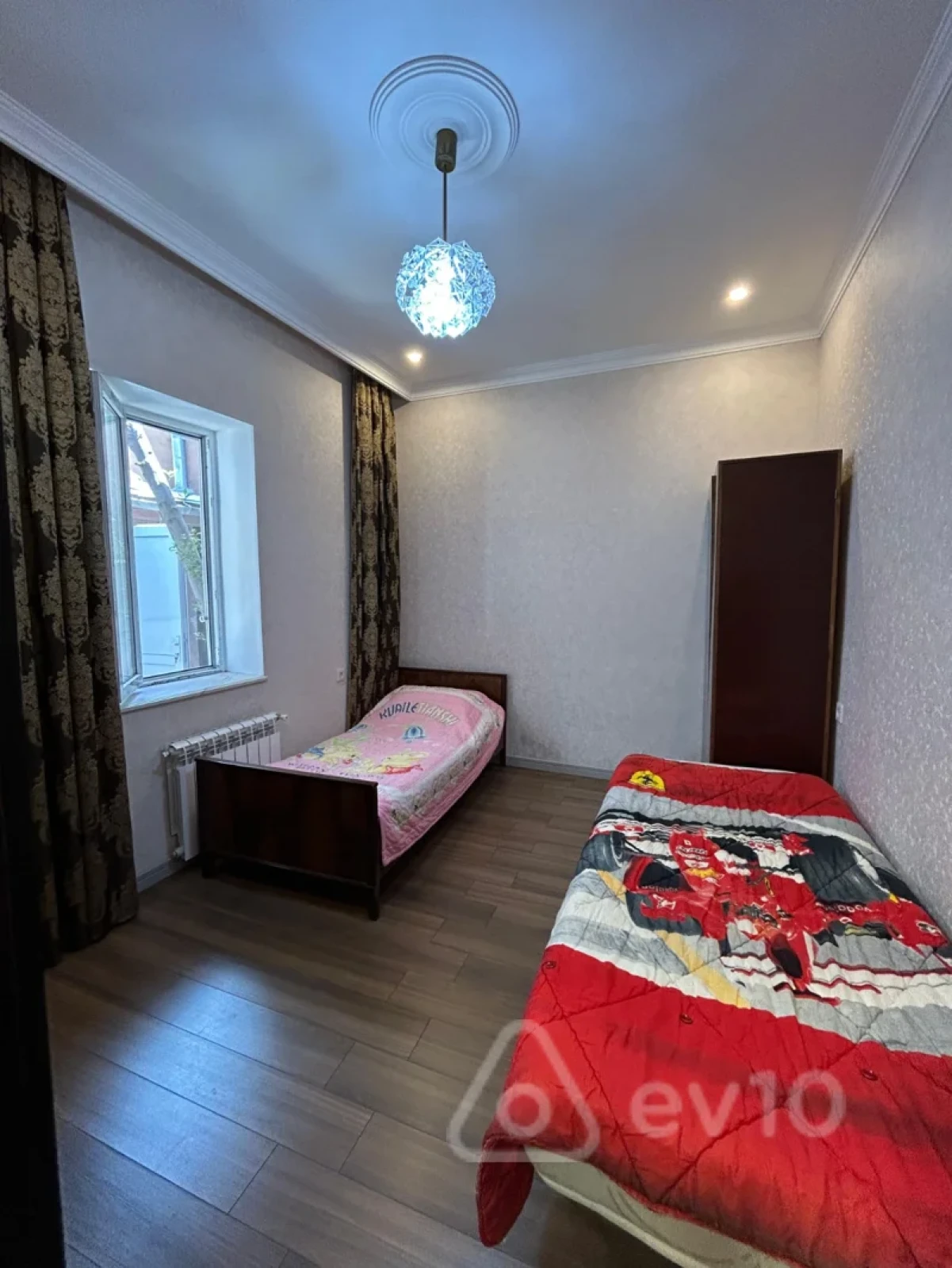 Kirayə verilir 2 otaqlı köhnə tikili 60 m²
