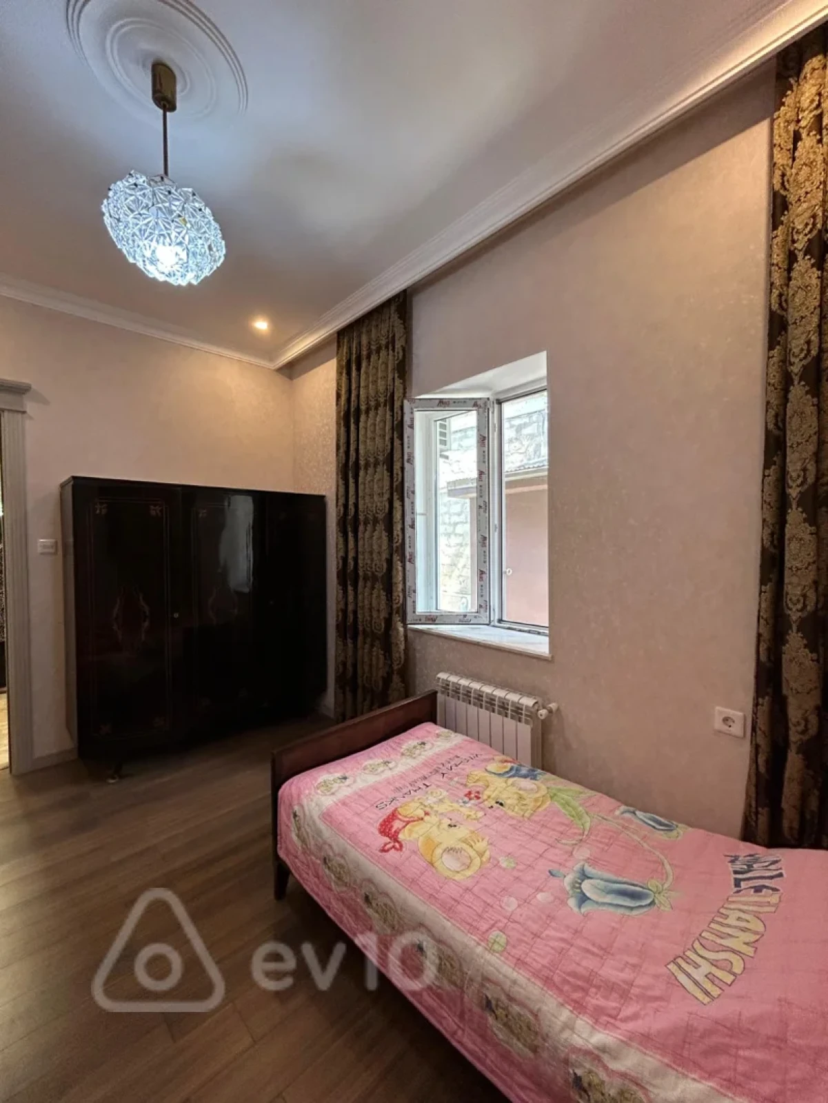 Kirayə verilir 2 otaqlı köhnə tikili 60 m²
