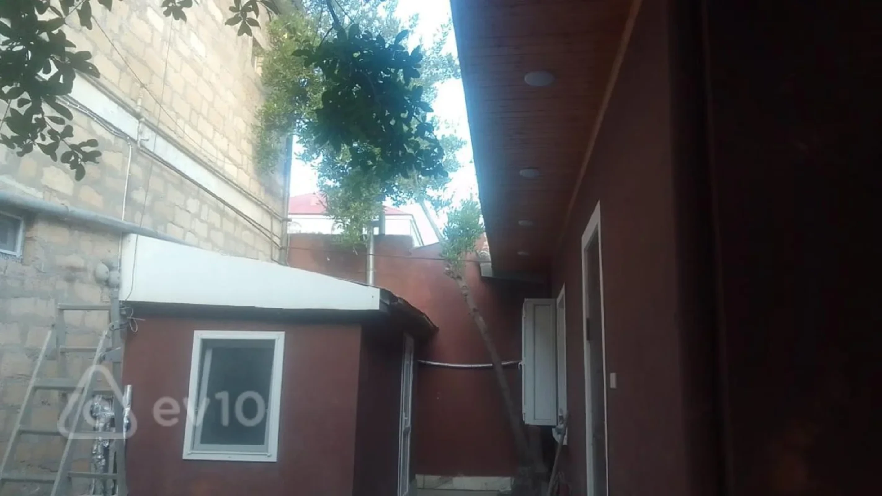 Kirayə verilir 2 otaqlı köhnə tikili 60 m²