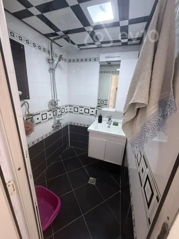 Kirayə verilir 3 otaqlı köhnə tikili 70 m²