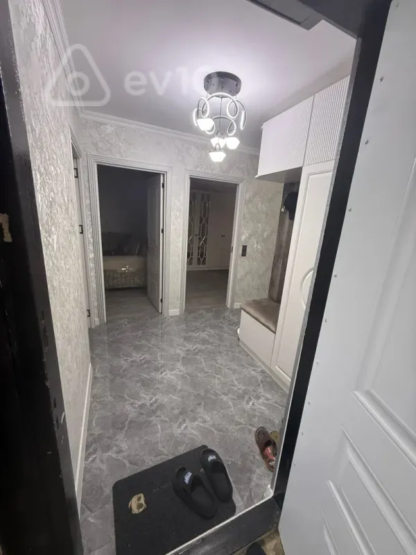 Kirayə verilir 3 otaqlı köhnə tikili 70 m²