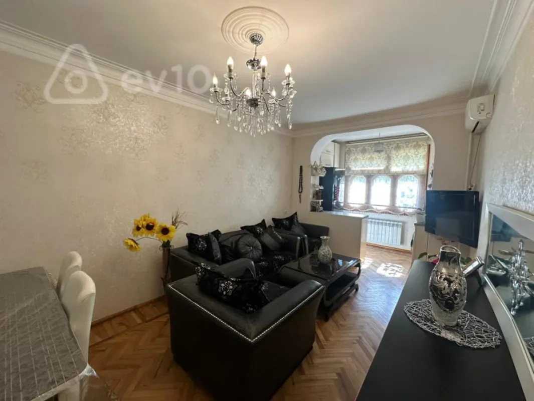 Satılır 3 otaqlı köhnə tikili 60 m²