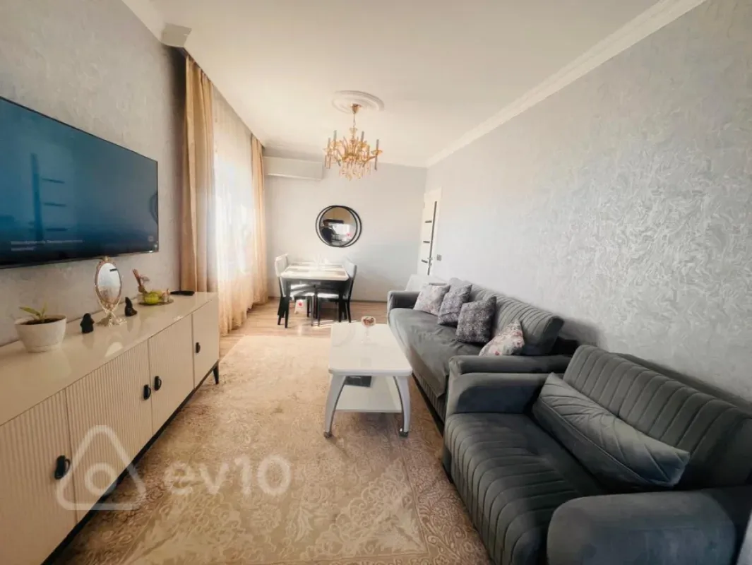 Satılır 2 otaqlı köhnə tikili 45 m²