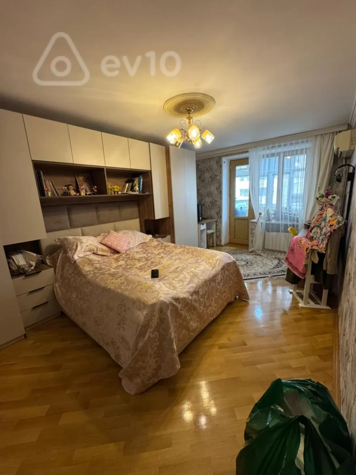 Satılır 3 otaqlı köhnə tikili 80 m²