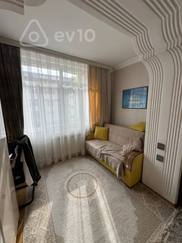 Satılır 3 otaqlı köhnə tikili 80 m²