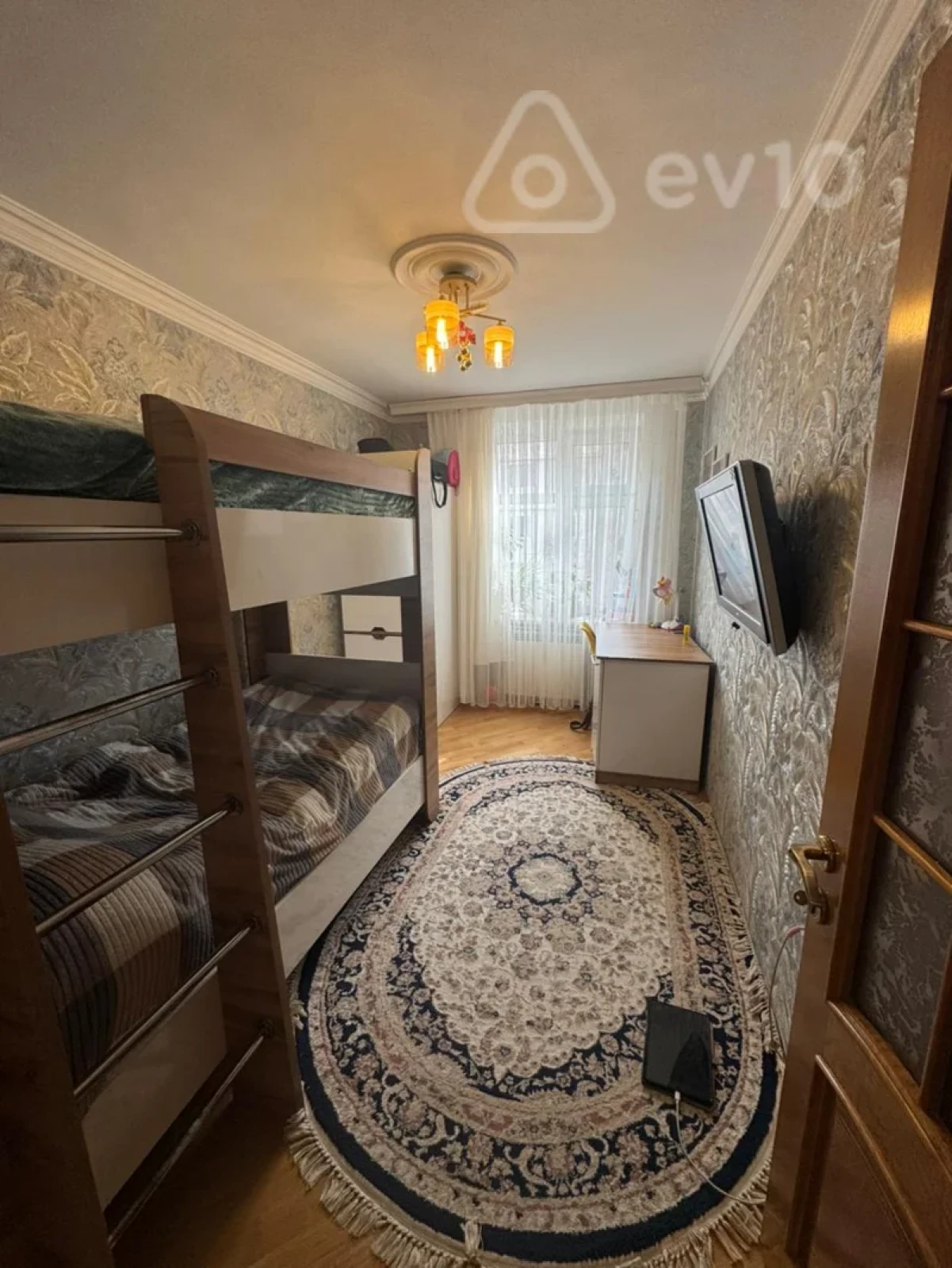 Satılır 3 otaqlı köhnə tikili 80 m²