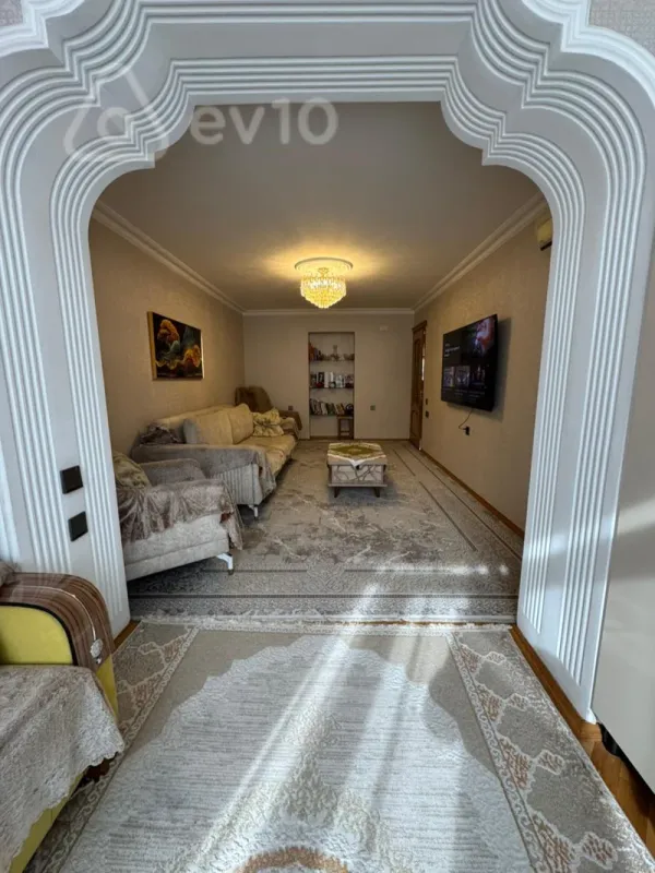 Satılır 3 otaqlı köhnə tikili 80 m²