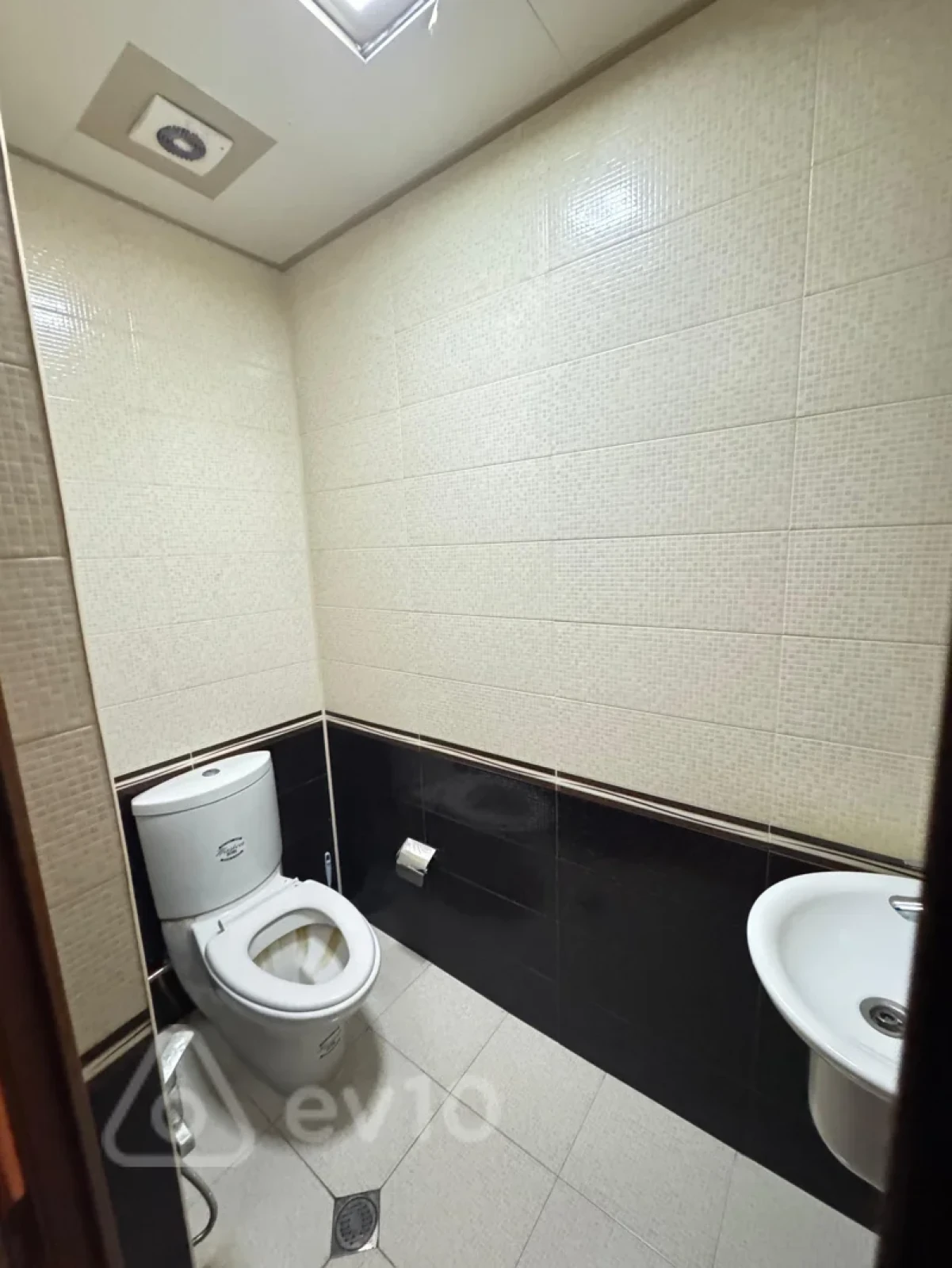 Kirayə verilir 2 otaqlı yeni tikili 100 m²