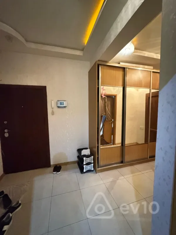 Kirayə verilir 2 otaqlı yeni tikili 100 m²