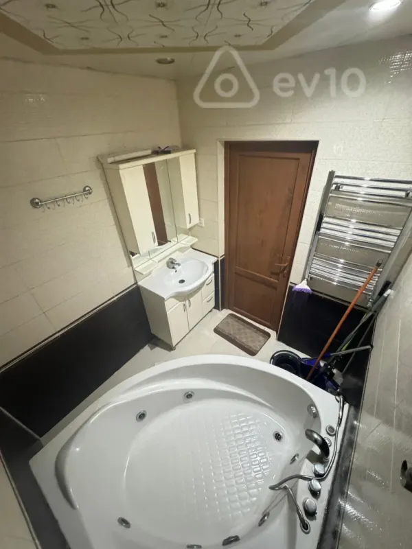 Kirayə verilir 2 otaqlı yeni tikili 100 m²